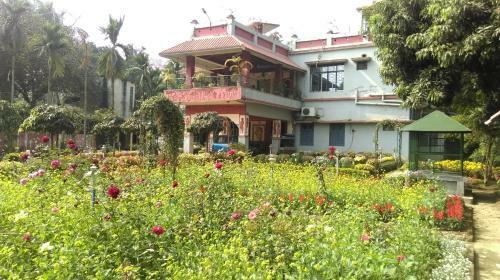 Hostal Rater Tara Diner Rabi Guest House
