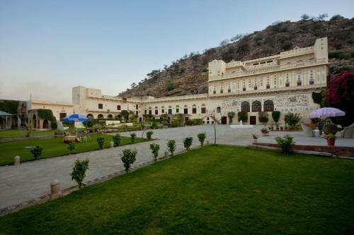Hotel Bara Bungalow Kalwar, Jaipur - A Rosakue Collection