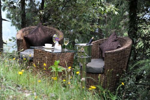 Hotel Aamod At Shoghi
