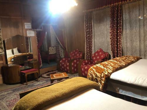 Houseboat Pride Of Kashmir