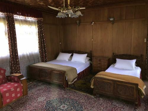 Houseboat Pride Of Kashmir