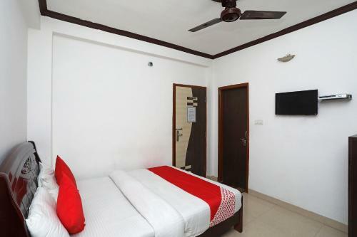 Oyo 15027 Hotel Lotus International