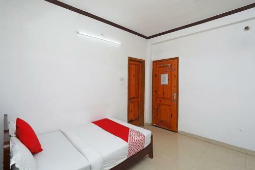 Oyo 15027 Hotel Lotus International