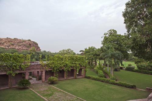 Hotel Welcomheritage Bal Samand Lake Palace