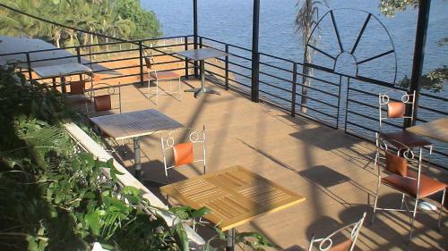 Hotel Sona Villa, The Lake Chalet