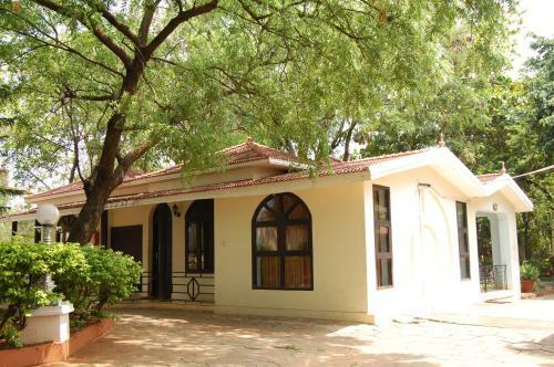 Hotel The Kuttalam Heritage