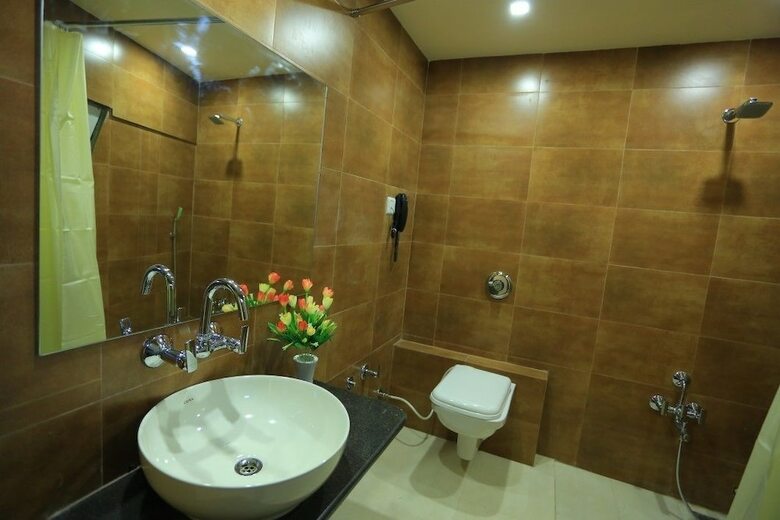 Hotel The Grand Raveta