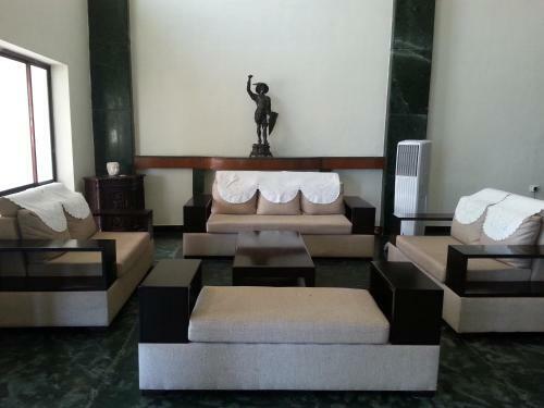 Hotel Paramount Inn