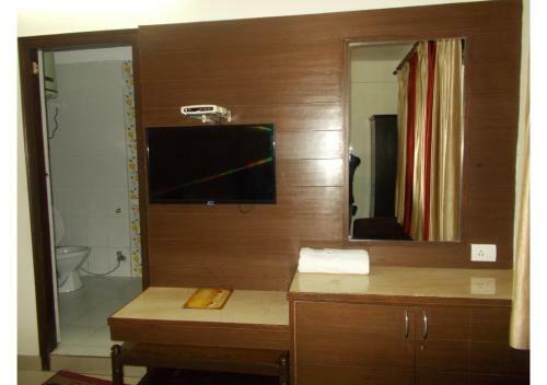 Hotel Royal Stay Near Mall Road