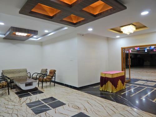Hotel Aadhi