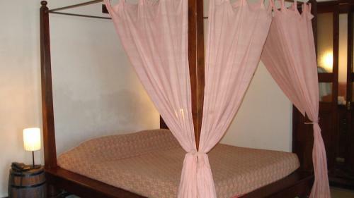 Hotel Neemrana's - Bungalow On The Beach