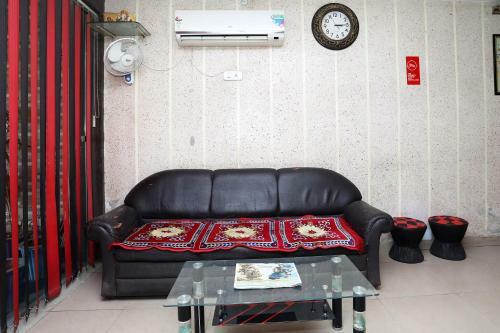Oyo 10413 Hotel Royal Plaza