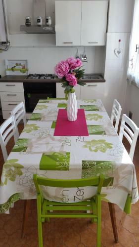 Garda City Home Family Apartments