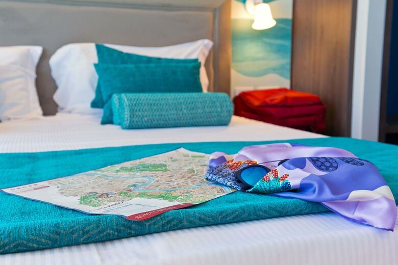 Fly Dec� Hotel