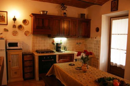 Rigomagno Villa Sleeps 6 Pool Wifi