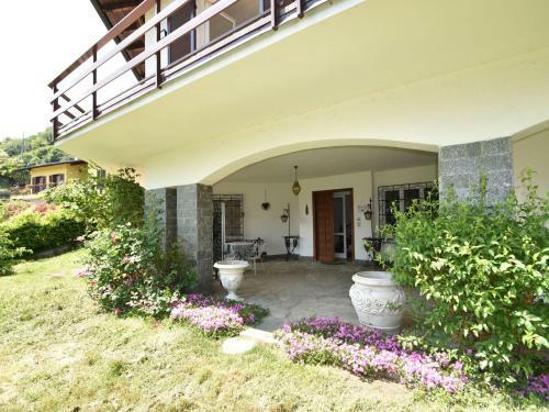 Elegant Villa In Meina With Private Garden