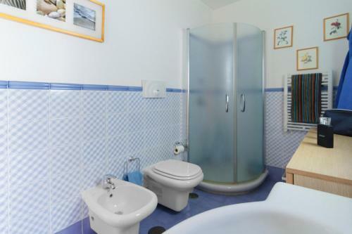 Antignano Halldis Apartment