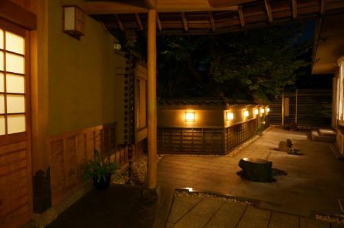 Atelier Bee's Knees Bed & Breakfast