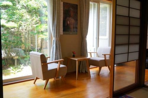 Atelier Bee's Knees Bed & Breakfast
