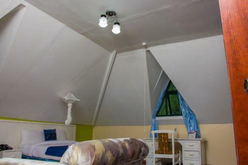 Hotel Karen Inn & Suites