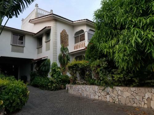 Emun Homestay Nyali