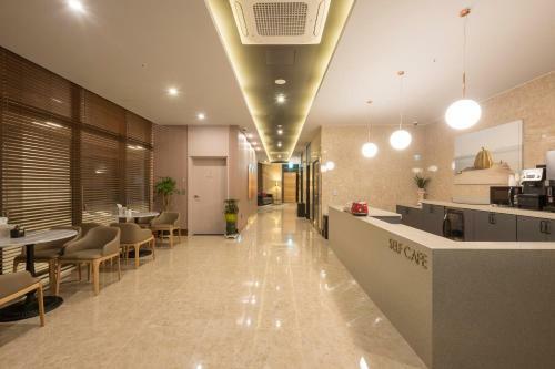 Brown-dot Hotel Guseo