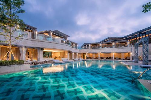 Hotel Art Paradiso, Paradise City