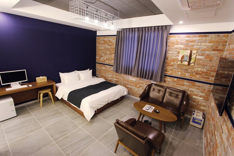 Instar Tourist Hotel