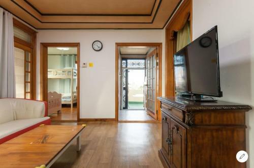 Hostal Nolmeong Shuimeong Guest House