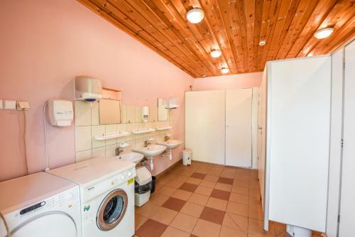Hostal Camping Mindunai