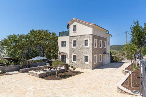 Lovor Villa