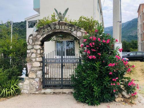 Hotel Pansion Casa Bianca