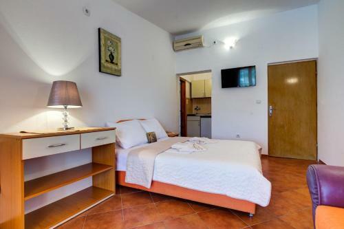 Apartments Radojevi?