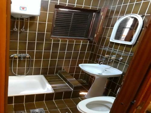 Hostal Guesthouse Obala