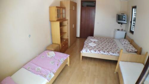 Hostal Guesthouse Obala