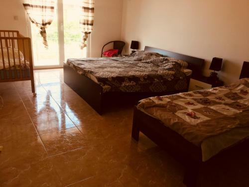 Apartmens Gjoni