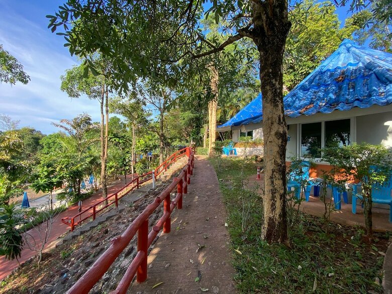 Hotel Koh Mak Buri Hut Natural Resort