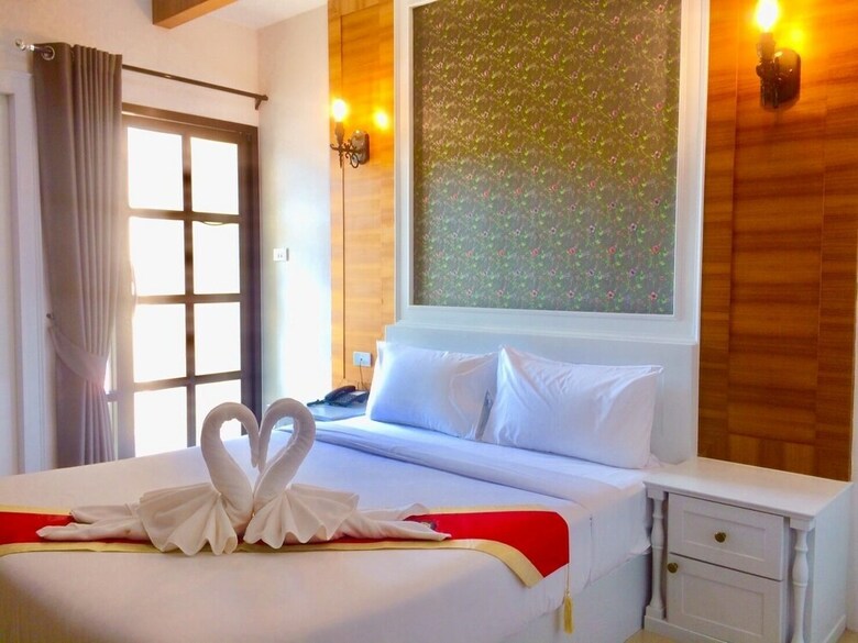 Ploy's Pearl Hotel