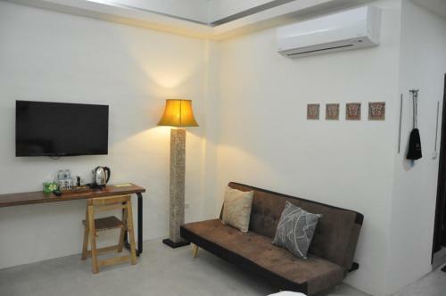 Home & Teak Residence