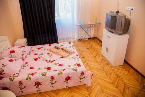 2 Rooms Apartment On Soborny Avenue 182. Luxury Class. Centre