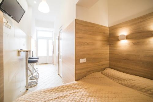 Apartment On Kulisha 29-?