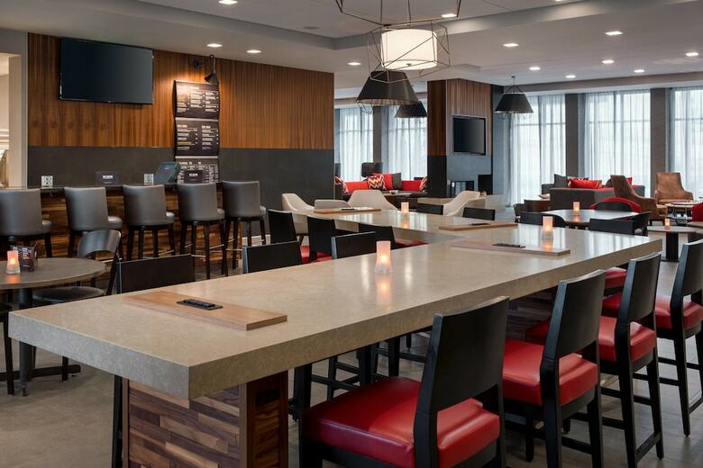 Hotel Courtyard By Marriott Pullman