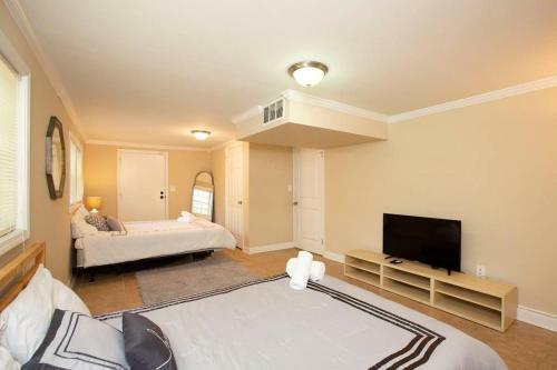 Five-bedroom Decatur (georiga) Holiday Home