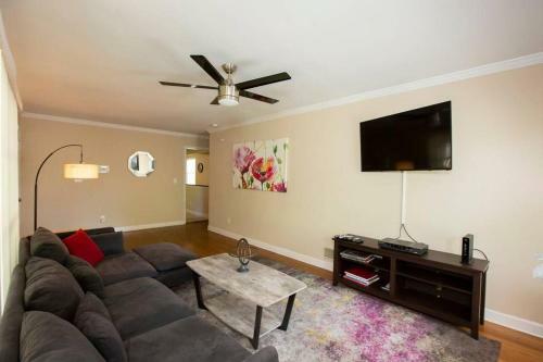 Five-bedroom Decatur (georiga) Holiday Home