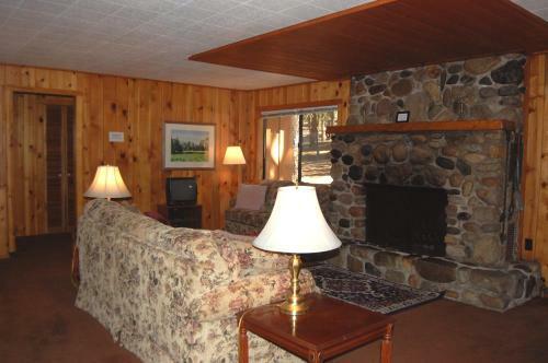 9s Pine Cabin