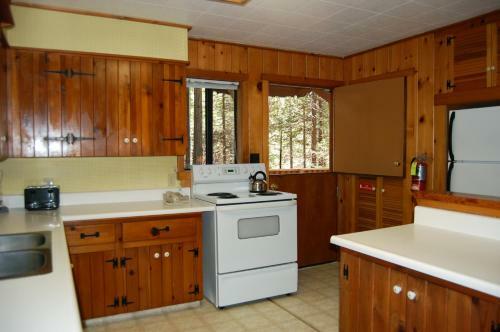 9s Pine Cabin