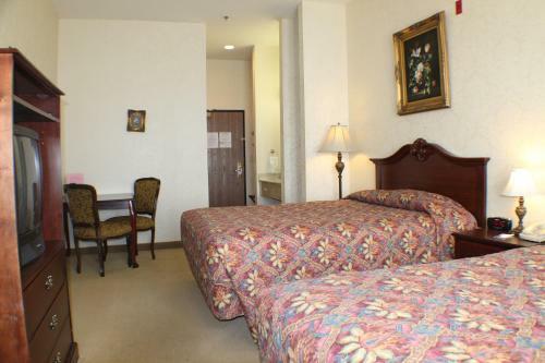 Hotel Silverland Inn & Suites
