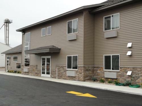 Hotel Canby Inn And Suites