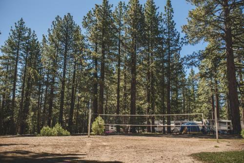 Tahoe Valley Cottage 6