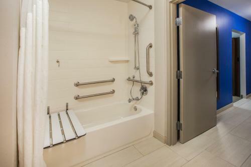 Hotel Holiday Inn Express & Suites - Forest Hill - Ft. Worth Se